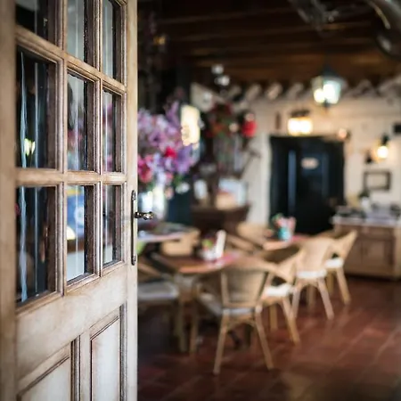 Gasterij De Poort غولبين