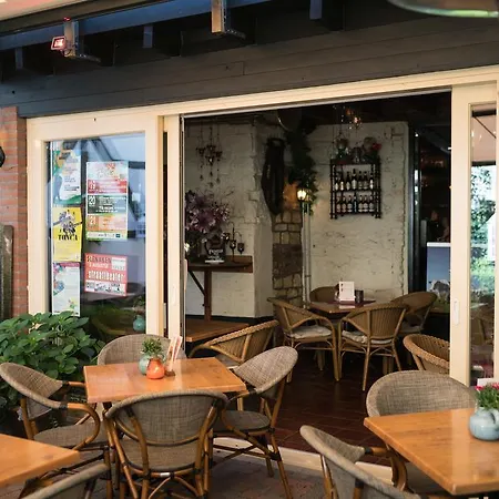 Gasterij De Poort Hotel *